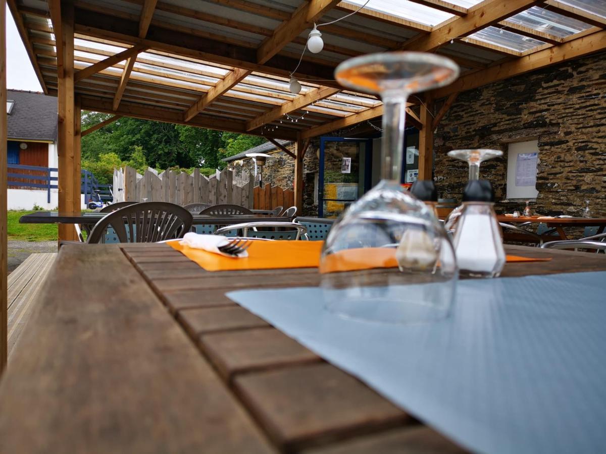 Les Du Bistro Du Canal * Pleyben